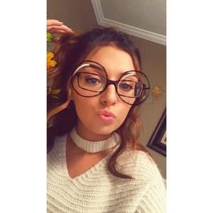 Meet your Posher, Brianna